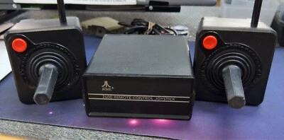 Controladores joystick de control remoto inalámbrico Atari 2600 Foto 1 de 4