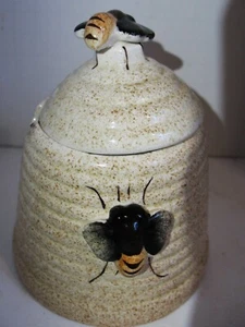 Vintage Beehive Shaped Porcelain Honey Pot with Hand Painted 3D Bees - Picture 1 of 15