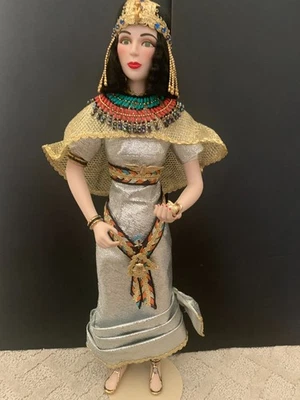 Muñeca Cleopatra Reina de Egipto Danbury Como Nueva De Colección en Caja Original Porcelana Foto 1 de 4