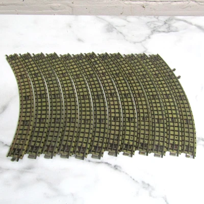 Hornby Dublo Electric 3 Rail Full Curve Track Inc Terminal Rail x 12 - Image 1 of 4