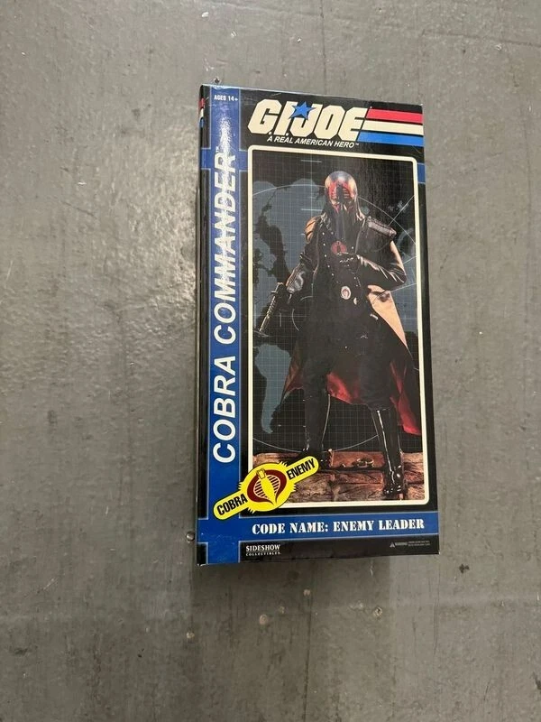 Gi Joe Sideshow Collectibles 12 Inch Deluxe Action Figure Cobra Commander