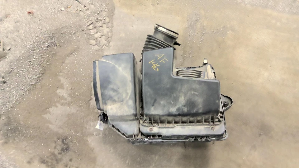 Used Air Cleaner Assembly fits: 2006 Cadillac Dts  Grade A Foto 1 de 4