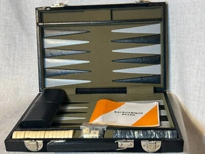 Vintage Travel BACKGAMMON BRIEFCASE GAME SET~Large Case - Picture 1 of 19