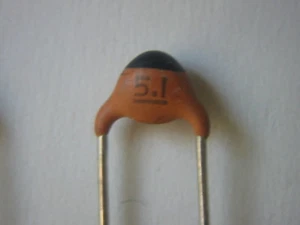 5.1pF +/-.25pF 50V C0H RADIAL CERAMIC DISC CAPS 1000pcs - Picture 1 of 2