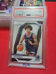 2024-25 Panini Prizm: Jaylen Wells #239 RC Rookie White Lazer /275 (PSA 9) - Foto 1 di 3