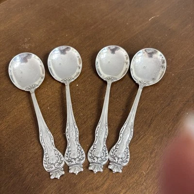 Juego de 4 cucharas de sopa/helado Queen By Mount Vernon/Howard de plata de ley de 6” Foto 1 de 4
