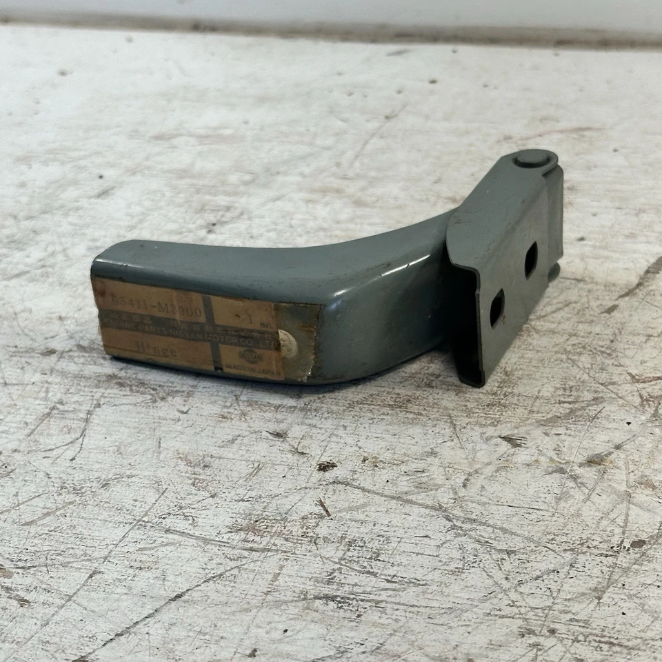 Bisagra de capó vintage nueva genuina OEM Nissan 65411M3000 para Micra K10 1982-1992 Foto 1 de 4