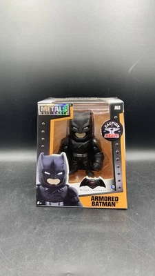 Figura blindada de Batman Jada DC Metals Die-Cast M8 2016 Foto 1 de 4