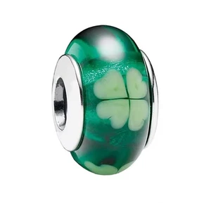 Green Lucky Clover Glass Bead Silver Plated Bracelet Bead Charm - Picture 1 of 7
