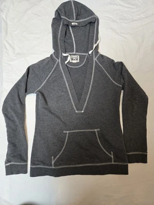 Sudadera con Capucha Converse One Star Gris Cuello en V Pullover Sudadera Costuras en Contraste Foto 1 de 4