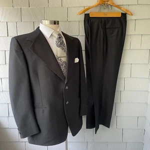 70s Vintage Roos/Atkins Shiny Black Polyester 2pc 2 Button Suit + Great Lining! - Picture 1 of 13