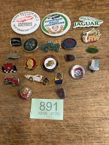 vintage motoring related badges e.t.c - Foto 1 di 6