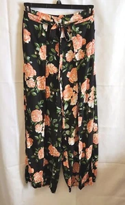 New Look Black Peach Roses Print Size Medium Elastic Waist Open Sides NWT - Picture 1 of 6