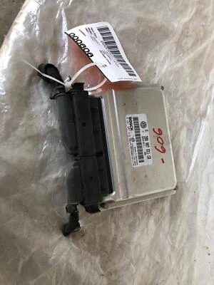 Módulo de control electrónico del motor Volkswagen Passat 2003 2,8 L P/N 3B0907551CR Foto 1 de 4