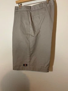 MENS Flat Front DICKIES WORK UTILITY INDUSTRIAL SHORTS Gray SIZE 42 LOOSE FITEUC - Picture 1 of 5