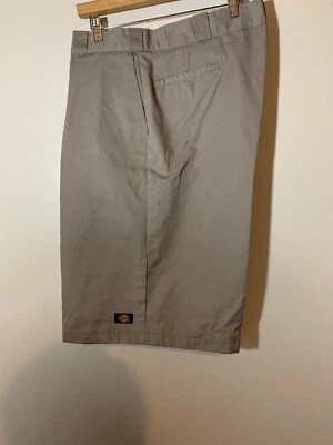 MENS Flat Front DICKIES WORK UTILITY INDUSTRIAL SHORTS Gray SIZE 42 LOOSE FITEUC - Image 1 of 4