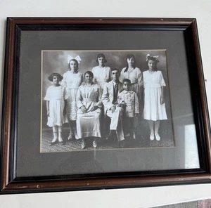 Antique Vintage Family Photo. 1800s? Father Mother Daughters Sons Framed 8 X 9 - Picture 1 of 8