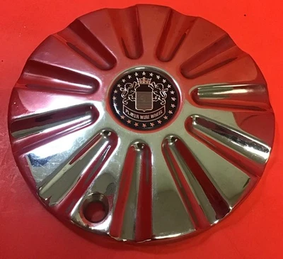 ONE USED PLAYER WIRE WHEELS 7 3/4 INCHES CHROME WHEEL RIM CENTER CAP 5506 - Image 1 of 4