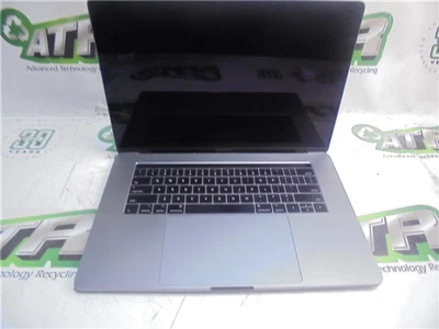 Laptop Apple MacBook Pro A1707 i7-6700HQ 2,6 GHz 16 GB RAM 256 GB SSD macOS Foto 1 de 4