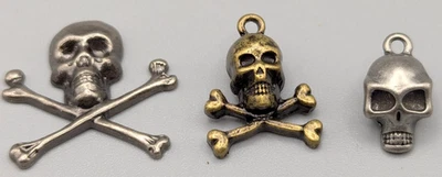 3 ЧЕРЕПА И КРЕСТ КОСТИ ПОДВЕСКА ЛОТ - Изображение 1 из 4