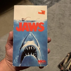 Jaws 1975 VHS Roy Scheider Robert Shaw Richard Dreyfus MCA Video Horror Rare - Picture 1 of 3