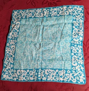 VINTAGE MARIELLE HANKIE HANDKERCHIEF SHADES OF AQUA AND WHITE SIGNED EXCELLENT - Picture 1 of 2