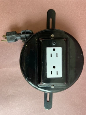 LUXOR RE20 20’ Retractable Power Cord Two Outlet WORKING CONDITION - Image 1 of 3