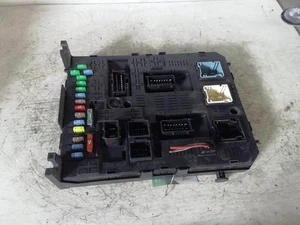 28119759-5 scatola porta fusibili per PEUGEOT 5008 «I (2010) 1.6 HDI 26713 - Picture 1 of 4