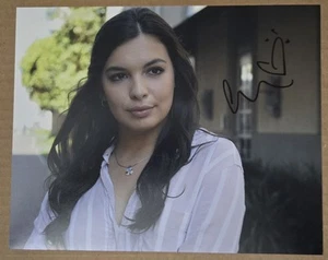 Isabella Gomez Hand Signed 8x10 Photo - Picture 1 of 1