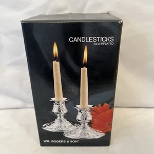 Mondiali vintage. Candelieri Rodger’s & Son placcati argento Botanica 3 1/4” - Foto 1 di 3