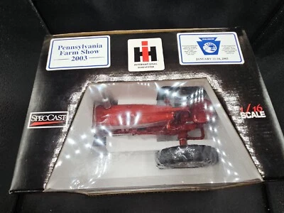 Speccast 1/16 International Harvester Farmall 400 Diesel 2003 PA Farm Show - Image 1 of 4