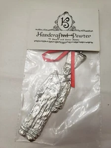 K&S HANDGEFERTIGTER ZINN SOLDATENSCHMUCK - Neu im Paket - Bild 1 von 2