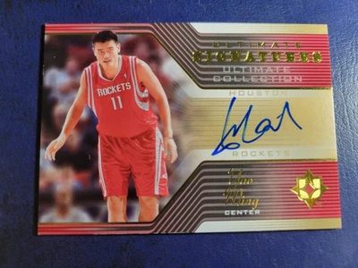 2004-05 Yao Ming Ultimate Collection Firmas Autógrafo en Tarjeta AUTO SP Foto 1 de 4