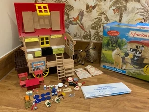 Sylvanian families beautiful flair caravan & pony 100% working boxed immaculate - Picture 1 of 18