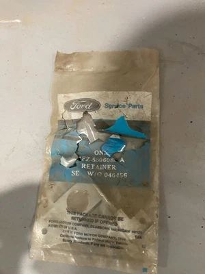 (1) Nuevo de Lote Antiguo Ford Escort 84-87 Mercury Lynx Guantera Soporte Puerta Soporte Retenedor Foto 1 de 4