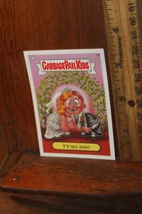 2008 Garbage Pail Kids Single Card Ty Dee Knot 1a - Picture 1 of 2