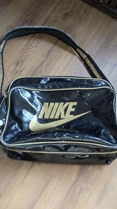 Nike Vintage Sports Shoulder Bag medium size black and gold detail zips allgreat - Picture 1 of 3