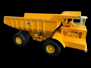 Camión de volteo de juguete hidráulico de metal prensado ERTL de colección - Dyersville, Iowa - Imagen 1 de 10