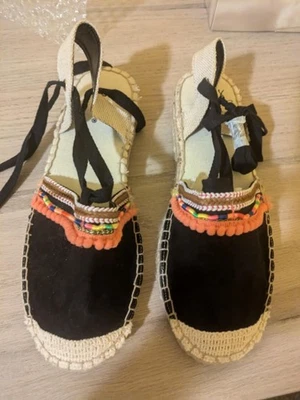 Hermosas Alpargatas Gladiador Qupid Negras Coloridas Bohemias Con Cordones Talla 8 Foto 1 de 4