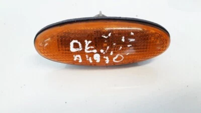 Mazda MPV 2003 Clear Side Repeaters Right 0464120, 046-4120 #1038078-18 - Image 1 of 4