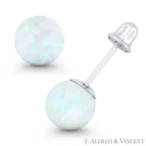 Aretes atornillados de bola redonda de ópalo sintético blanco ardiente en oro blanco de 14 k - Imagen 1 de 1