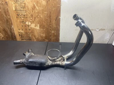 Silenciador de tubo de cabezal de escape 13-18 Suzuki GW 250 Gw250 OEM 3200 millas Foto 1 de 4