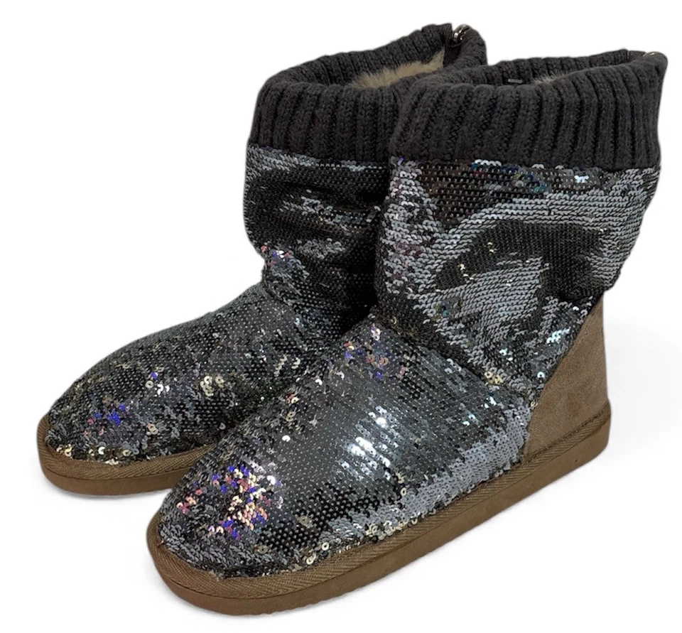 Victoria Secret ROSA Imitación Piel Mukluks Reversibles Plata Bling Botas Talla 7-8 M Foto 1 de 4