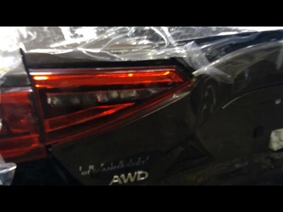 Luz trasera izquierda del conductor montada en el portón trasero para 17-19 Infiniti QX30 1693367 Foto 1 de 4