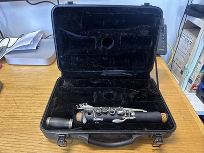 First Act Student Clarinet with Carrying Case - Image 1 of 4