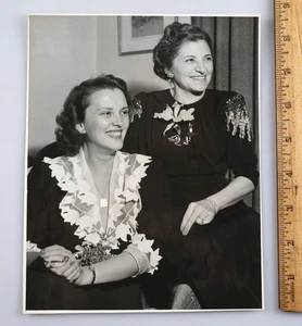 1940 Foto Notre Dame's Knute Rockne Witwe & Schauspielerin Gale Page, die sie porträtiert - Bild 1 von 2
