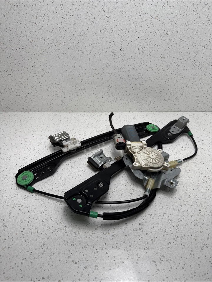 2006 Chrysler 300 Front Left Driver Door Window Regulator OEM - Изображение 1 из 4