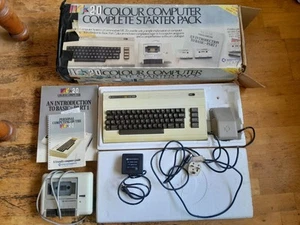 Vintage Commodore VIC 20 Colour Computer (untested) - Photo 1/6