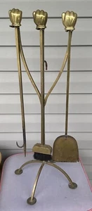 JUEGO DE HERRAMIENTAS CHIMENEA ESCULTURA PUÑO MANO LATÓN MODERNISTA ART DECO VINTAGE - Imagen 1 de 9