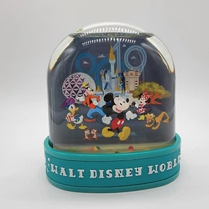 Disney Mickey & Friends Snow Globe 2019 Disney Parks - Picture 1 of 5
